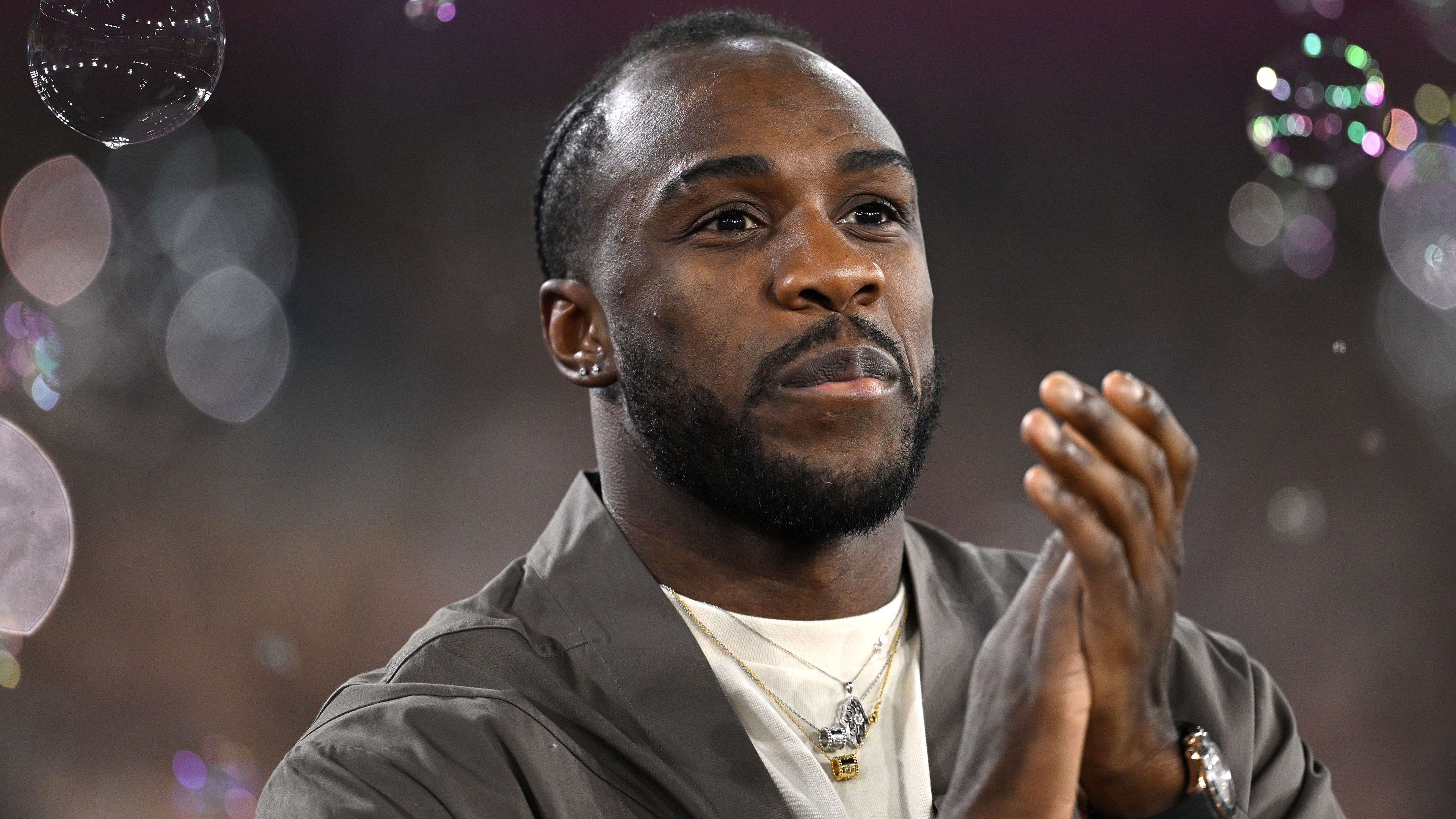 着萨卡与球 着萨卡与球